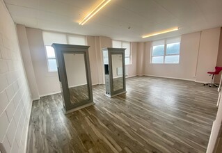 Emerson Rd, Bishopbriggs for lease Interior Photo- Image 1 of 1