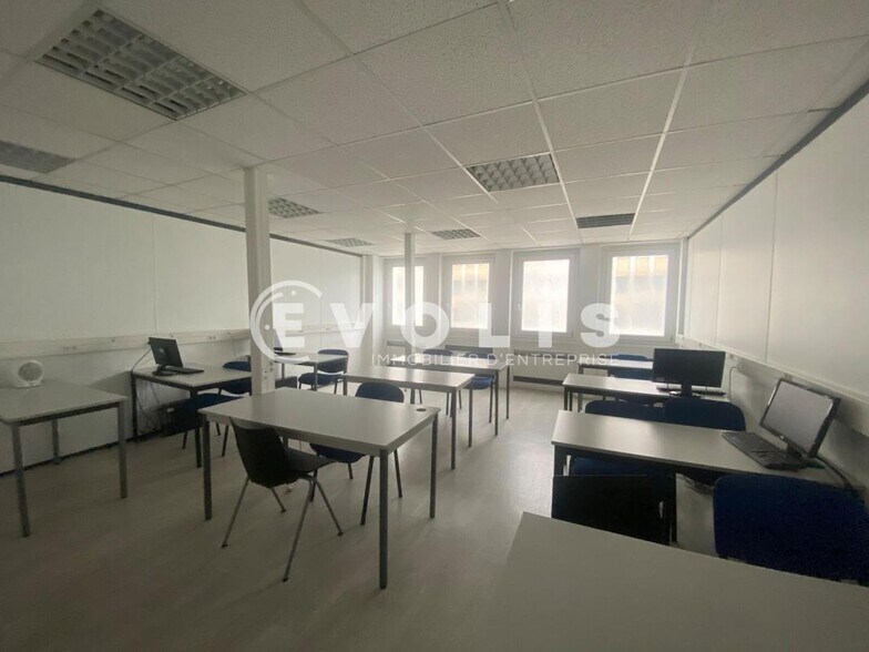 Office in Créteil for sale - Interior Photo - Image 2 of 12