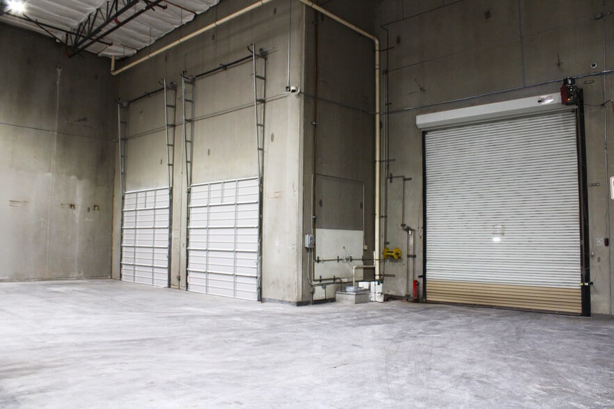 7511 Eastgate Rd, Henderson, NV for sale - Building Photo - Image 2 of 15