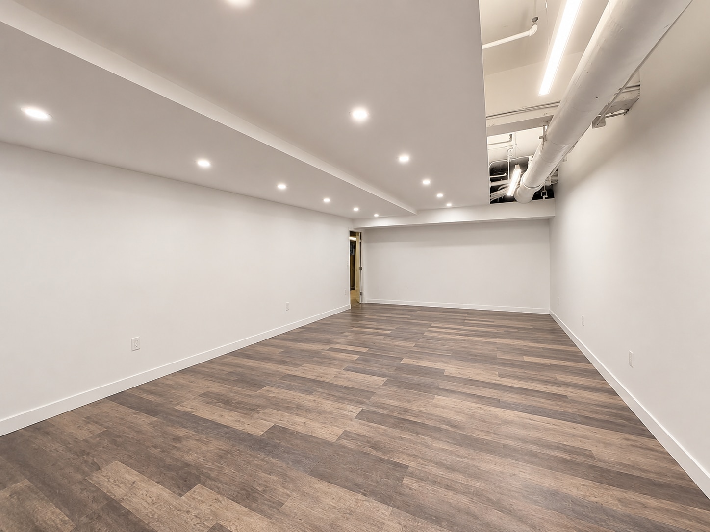 8 W 38th St, New York, NY for lease Interior Photo- Image 1 of 8