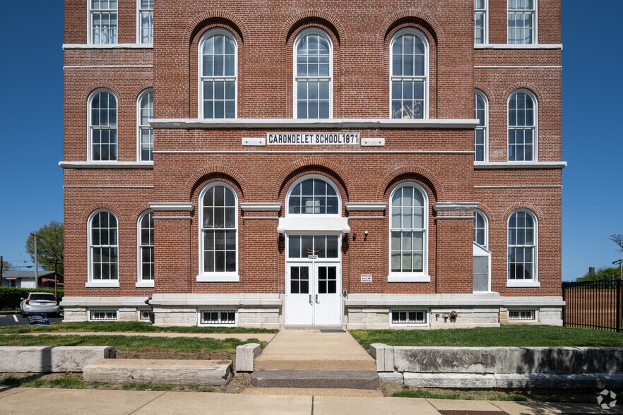 8221 Minnesota Ave, Saint Louis, MO for lease - Building Photo - Image 3 of 6