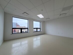 306 Powers St, Brooklyn, NY for lease Interior Photo- Image 1 of 11