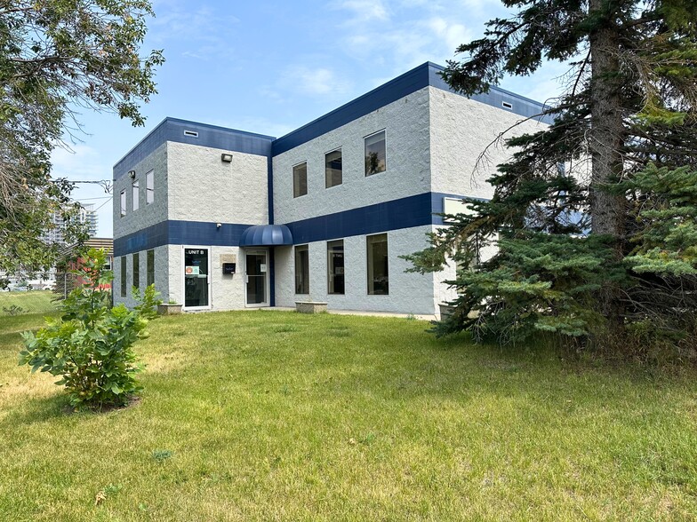 9504 Horton Rd SW, Calgary, AB for sale - Building Photo - Image 3 of 14