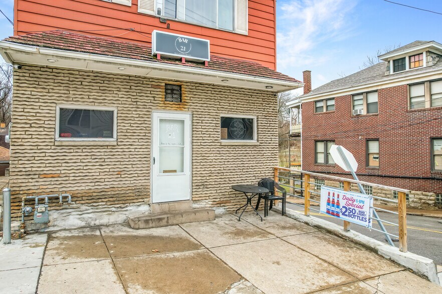 2100 Spring St, Pittsburgh, PA for sale - Primary Photo - Image 1 of 14