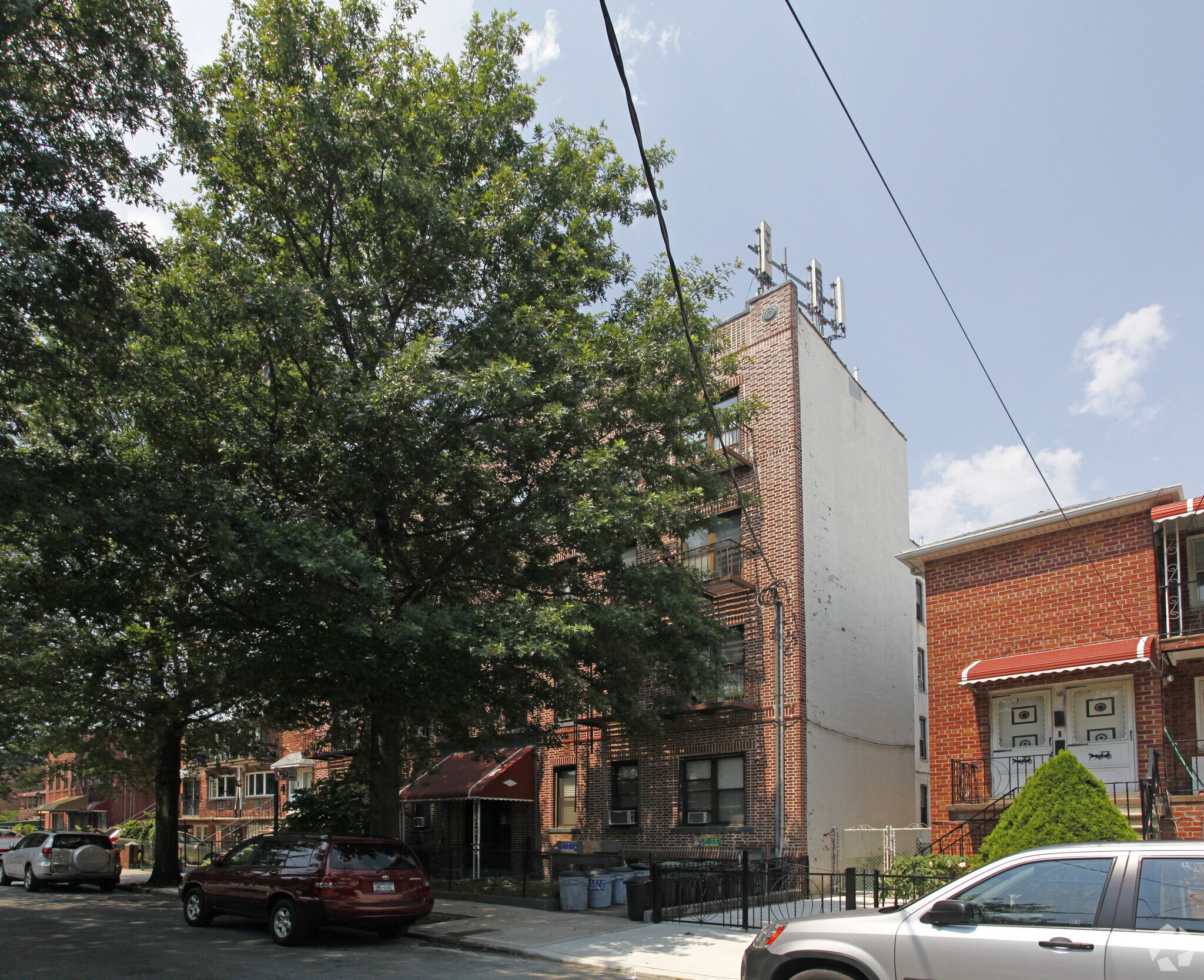 22 Bay 37th St, Brooklyn, NY for sale Primary Photo- Image 1 of 1