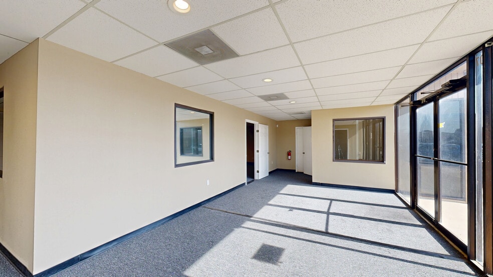 2100 S Great Southwest Pky, Grand Prairie, TX for lease - Matterport 3D Scan - Image 3 of 15