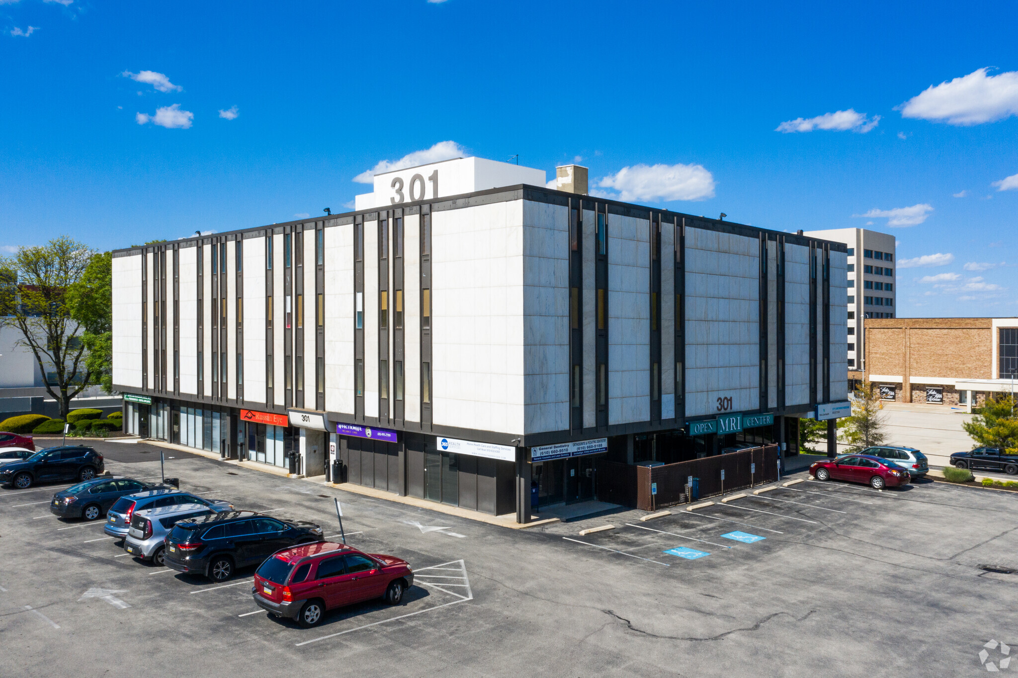 301 City Line Ave, Bala Cynwyd, PA for lease Primary Photo- Image 1 of 9