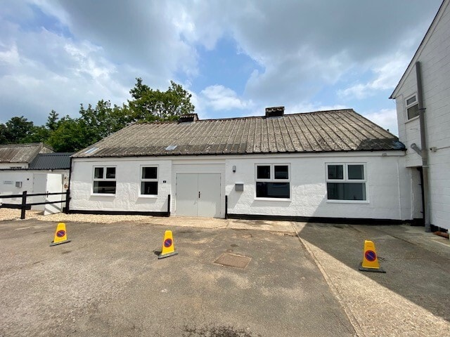 Reading Rd, Reading for lease Building Photo- Image 1 of 5