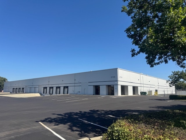 2136 Pony Express Ct, Stockton, CA for lease - Building Photo - Image 2 of 12