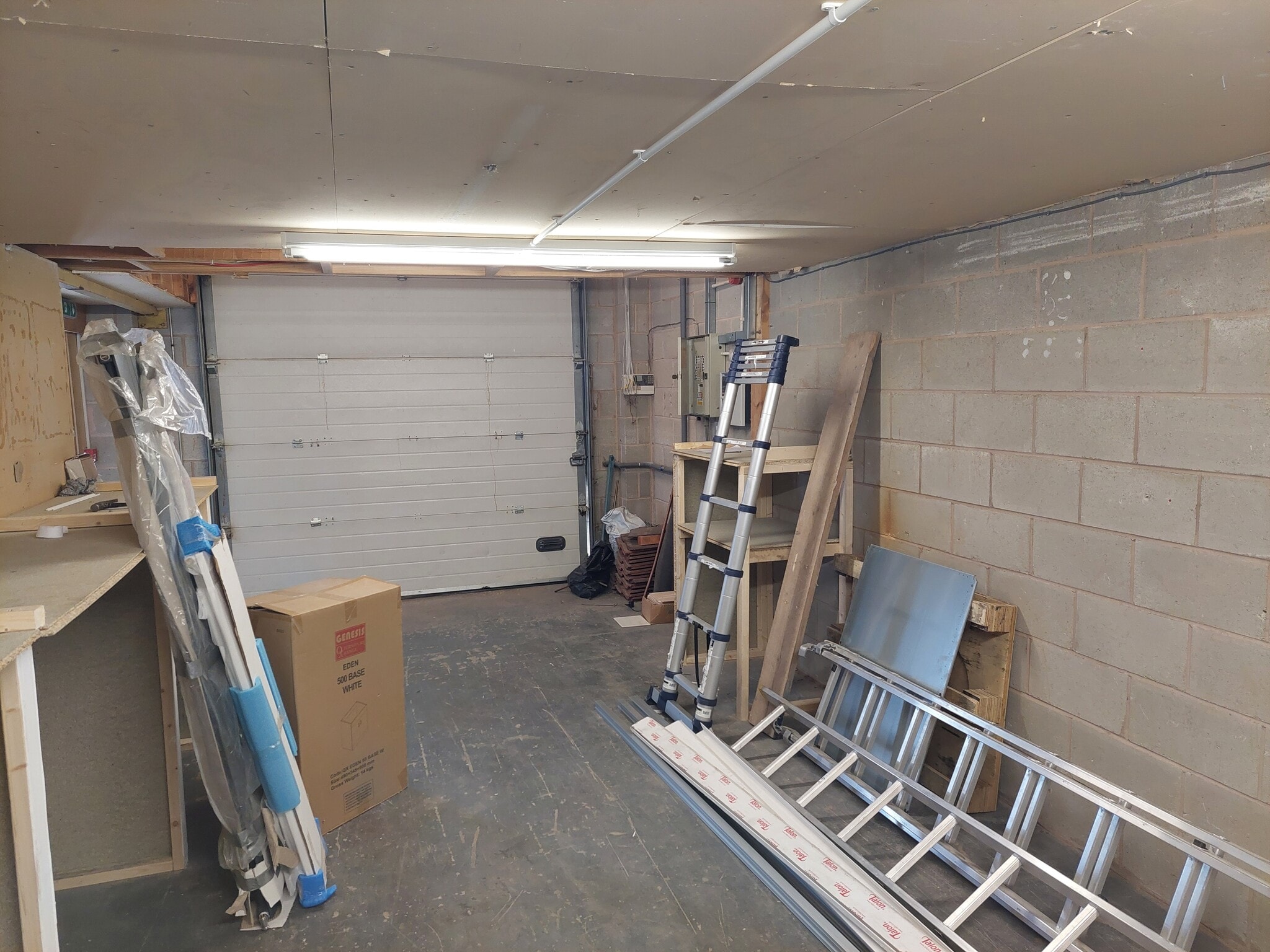 Beacon Ct, New Ollerton for lease Interior Photo- Image 1 of 5