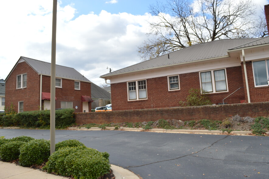 121 W Center St, Lexington, NC for sale - Building Photo - Image 3 of 23