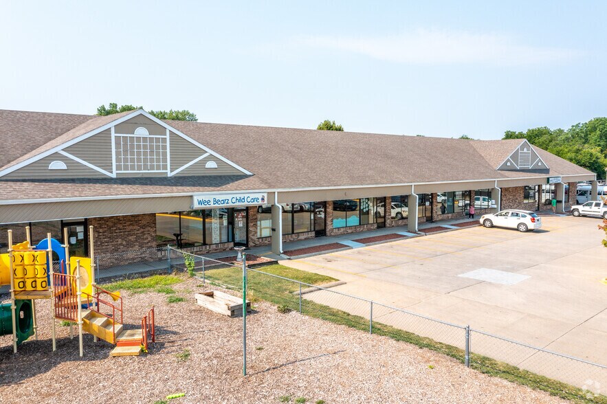 5191 Maple Dr, Pleasant Hill, IA for sale - Building Photo - Image 1 of 1