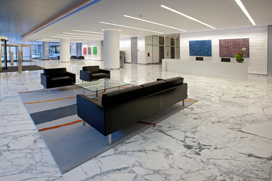 1400 Crystal Dr, Arlington, VA for lease - Lobby - Image 2 of 10