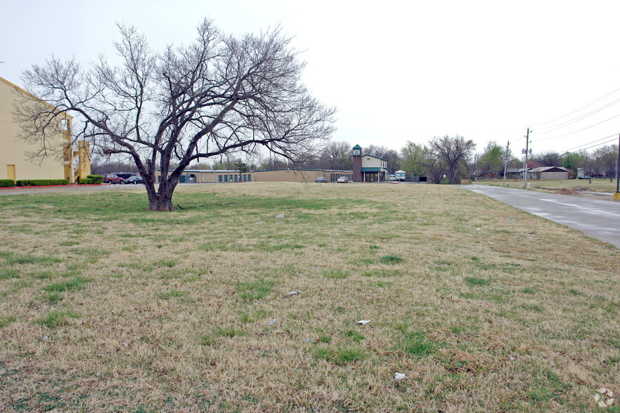 10865 E 41st St, Tulsa, OK for sale - Primary Photo - Image 1 of 1