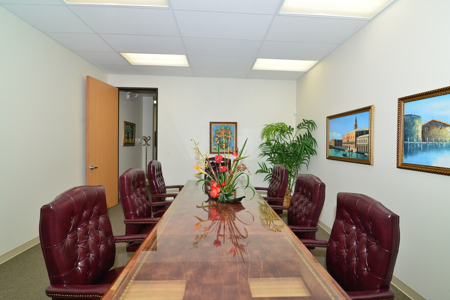 1416 Campbell Rd, Houston, TX for lease - Interior Photo - Image 3 of 5