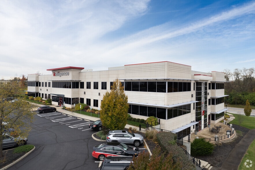 10856 Reed Hartman Hwy, Cincinnati, OH for lease - Primary Photo - Image 1 of 5