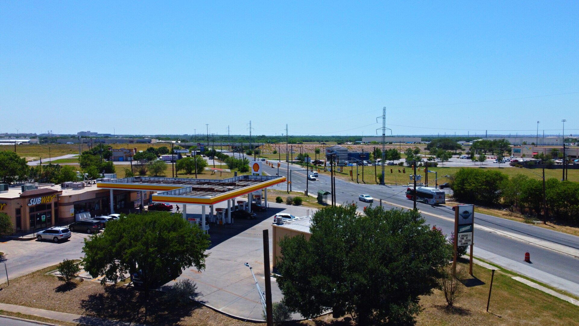 702 S Acme Rd, San Antonio, TX 78237 Restaurant Inside of Busy C