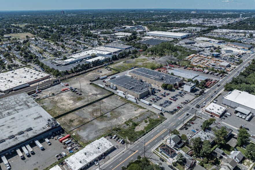 449 West John St, Hicksville, NY for sale - Primary Photo - Image 1 of 1