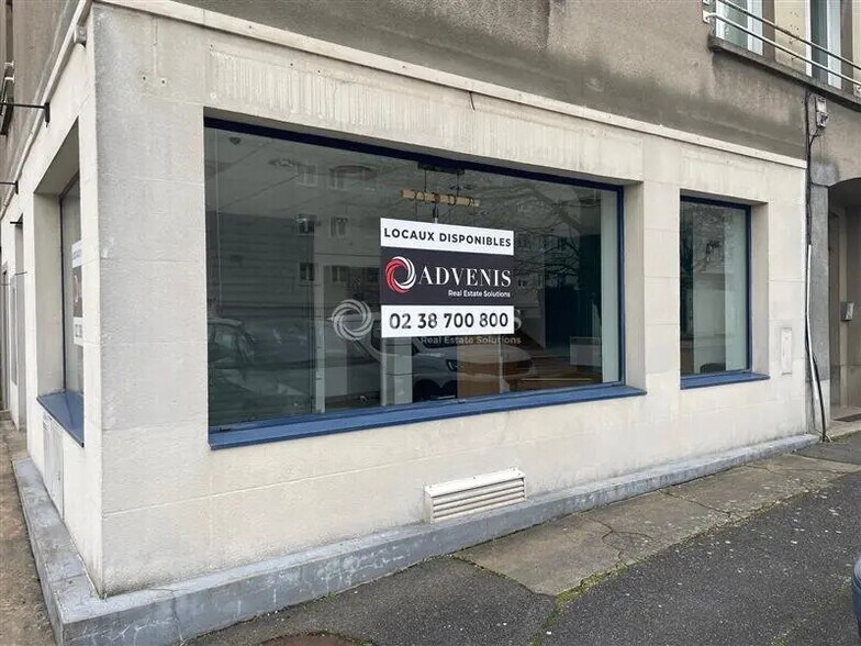 Retail in Orléans for lease - Building Photo - Image 2 of 12