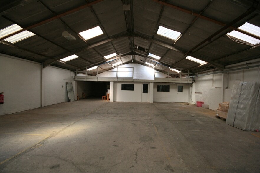 Beech Av, Warminster for lease - Building Photo - Image 2 of 5