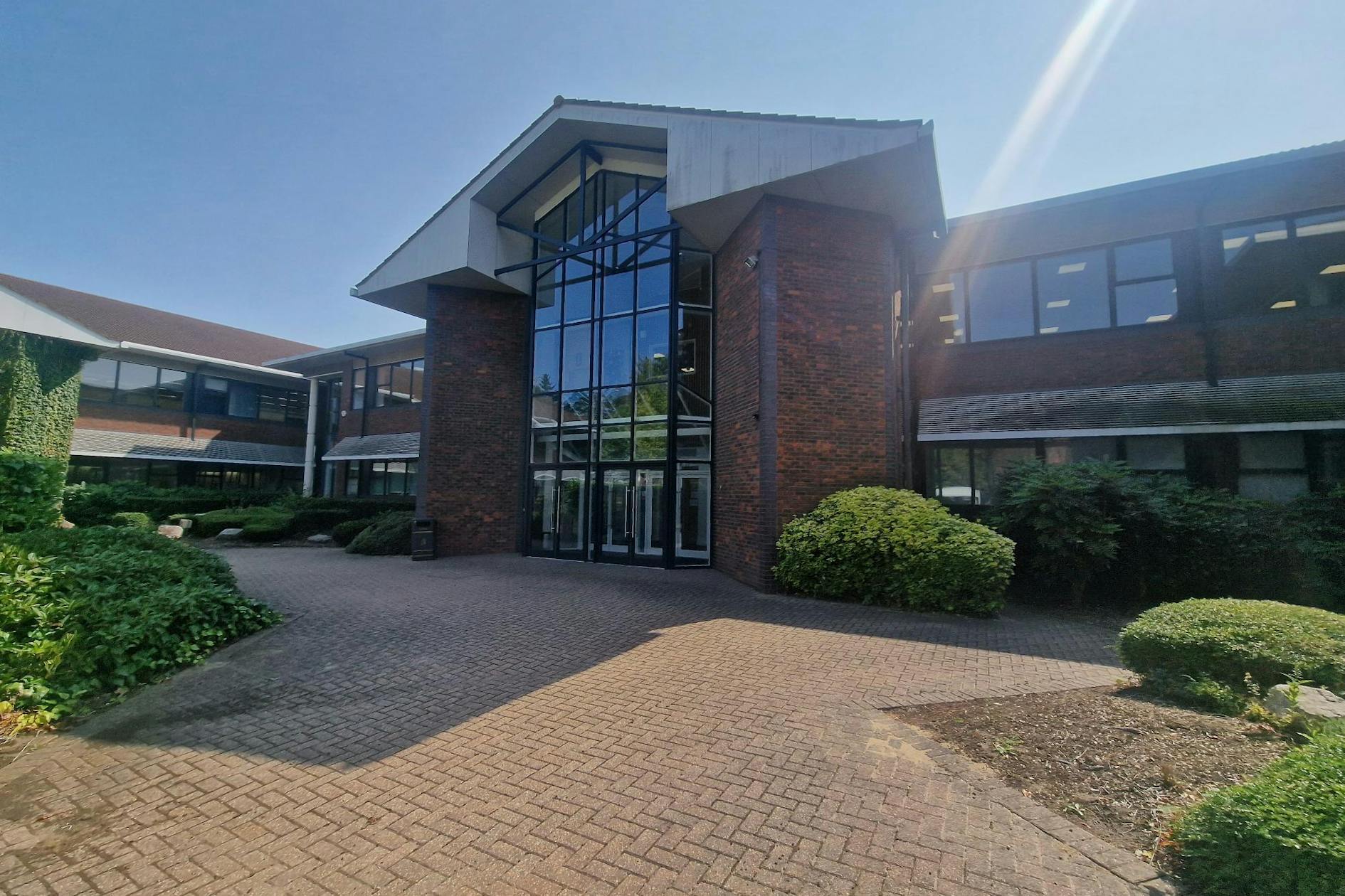 Jays Clos, Basingstoke for lease Building Photo- Image 1 of 6