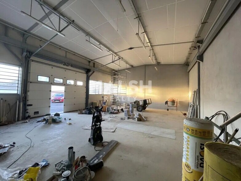 Office in Villeurbanne for lease - Interior Photo - Image 3 of 18