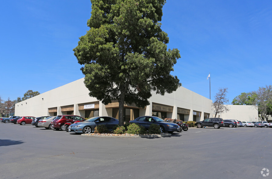 4221-4227 Technology Dr, Fremont, CA for lease - Primary Photo - Image 2 of 9