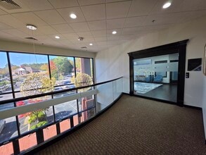 303 Corporate Center Dr, Stockbridge, GA for lease Interior Photo- Image 2 of 21