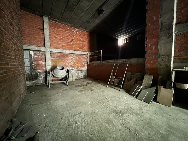 Retail in Ponferrada for sale - Building Photo - Image 3 of 4