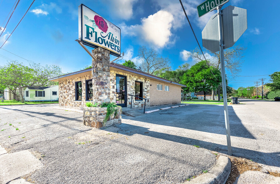 500 W House St, Alvin, TX for sale - Building Photo - Image 1 of 1