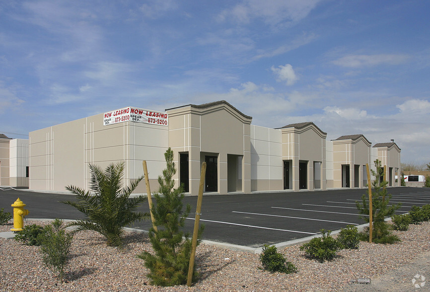 7285 Dean Martin Dr, Las Vegas, NV for lease - Building Photo - Image 2 of 5