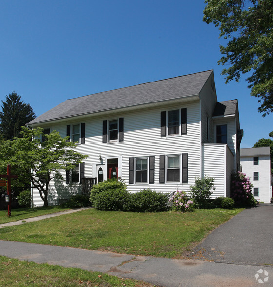 284 N Pleasant St, Amherst, MA for lease - Building Photo - Image 2 of 9