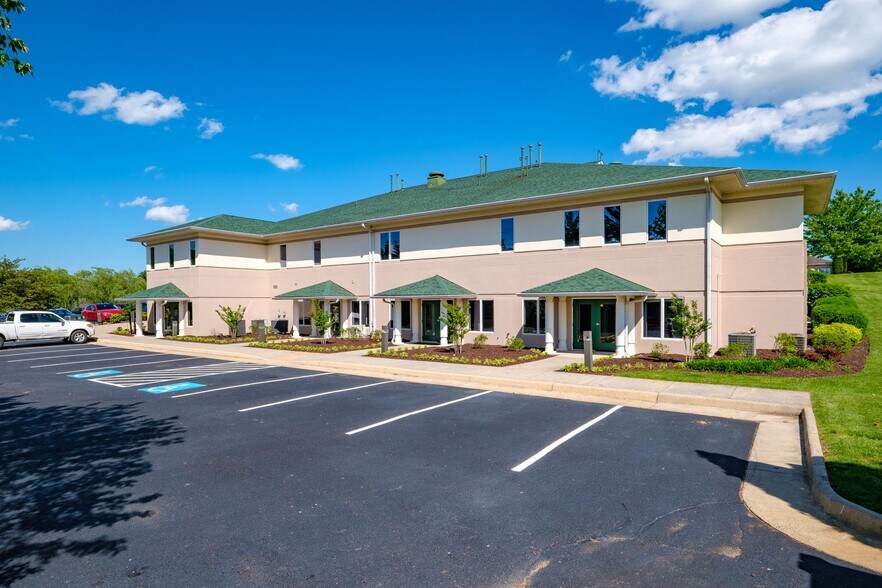 4104 Quarles Ct, Harrisonburg, VA for lease - Building Photo - Image 2 of 5