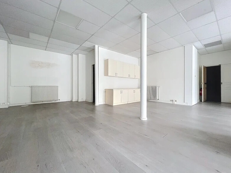 Office in Paris for sale - Building Photo - Image 3 of 60