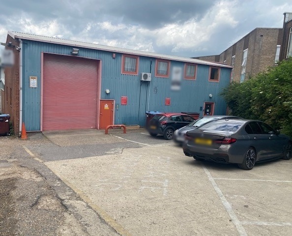 14a Cranborne Industrial Estate rd, Potters Bar for lease - Building Photo - Image 2 of 3