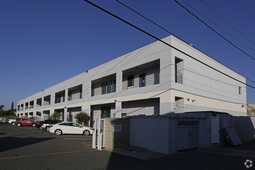 1954 Placentia Ave, Costa Mesa, CA for lease - Building Photo - Image 3 of 6