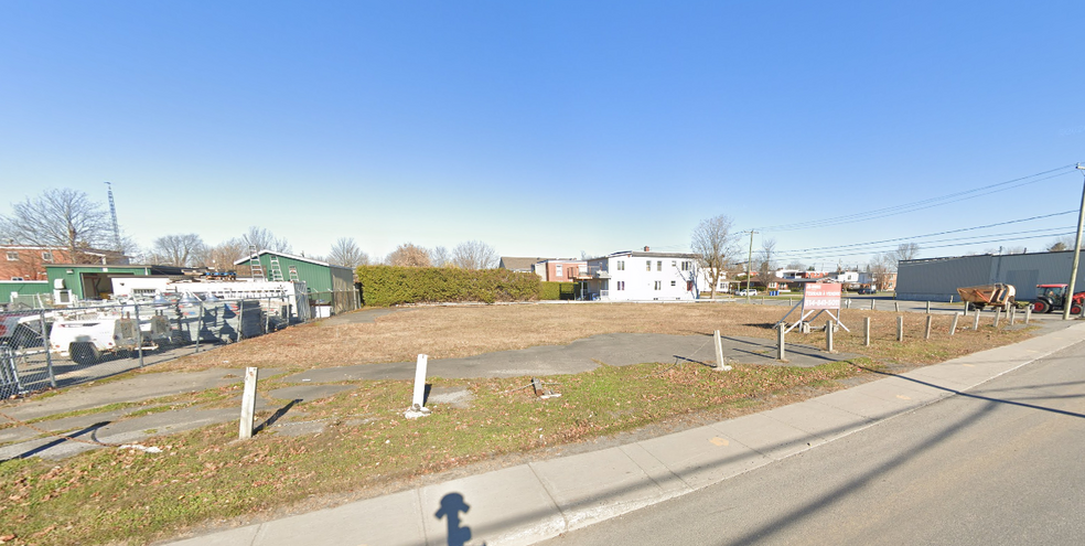 390 Rue Robinson S, Granby, QC for sale - Primary Photo - Image 1 of 1