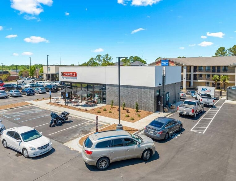 836 E County Line Rd, Ridgeland, MS 39157 Chipotle