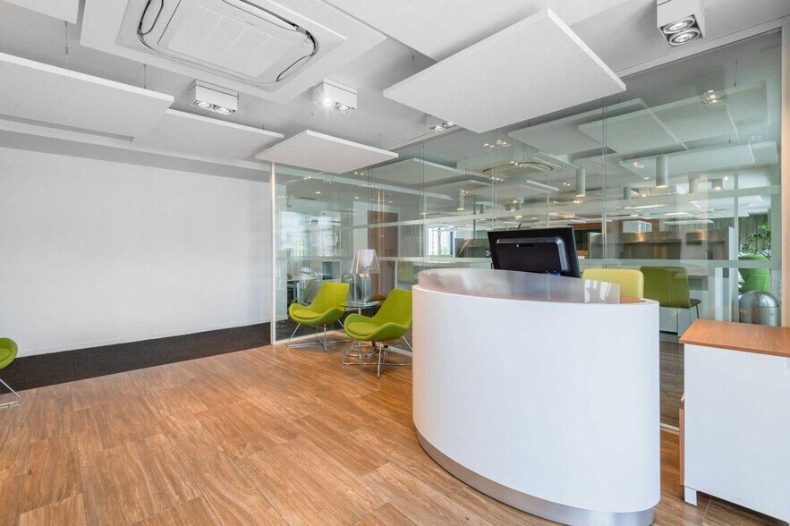 Office in Le Mans for lease - Interior Photo - Image 3 of 10