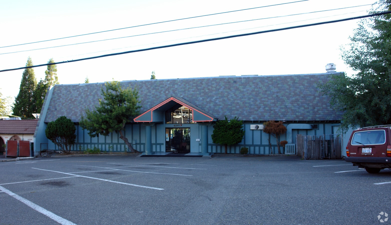 4180 Kitsap Way, Bremerton, WA 98312 Turnkey Restaurant Property For