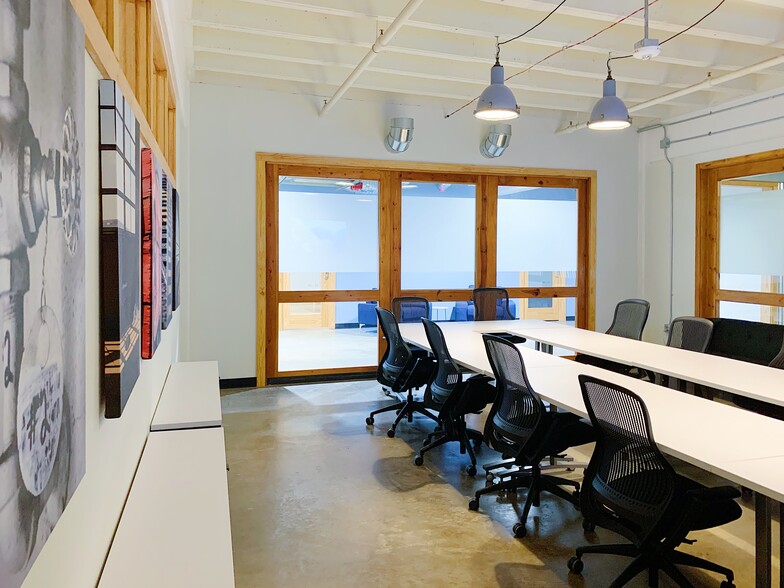 816 Camaron St, San Antonio, TX for sale - Interior Photo - Image 2 of 19