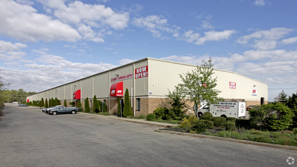 585 Prospect St, Lakewood, NJ for lease - Primary Photo - Image 1 of 27