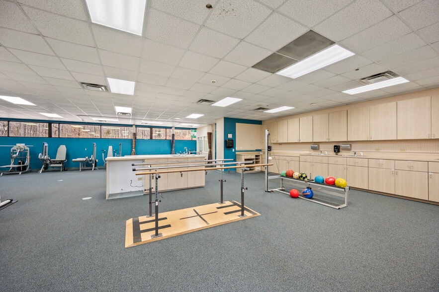 257 W Kings Hwy, Eden, NC for sale - Building Photo - Image 3 of 8