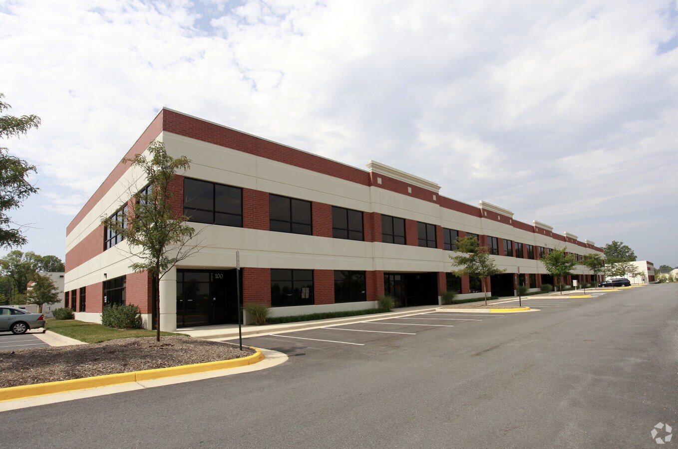 7679 Limestone Dr, Gainesville, VA 20155