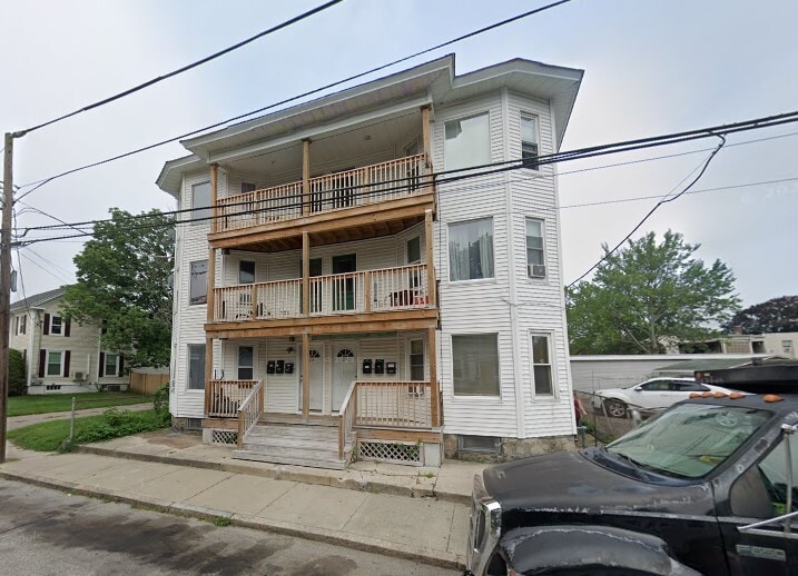 271-273 Coe St, Woonsocket, RI for sale - Building Photo - Image 1 of 4