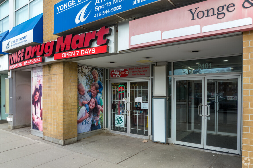 2401 Yonge St, Toronto, ON for lease - Building Photo - Image 3 of 4