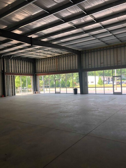 2355 N Elm St, Commerce, GA for sale - Interior Photo - Image 1 of 1