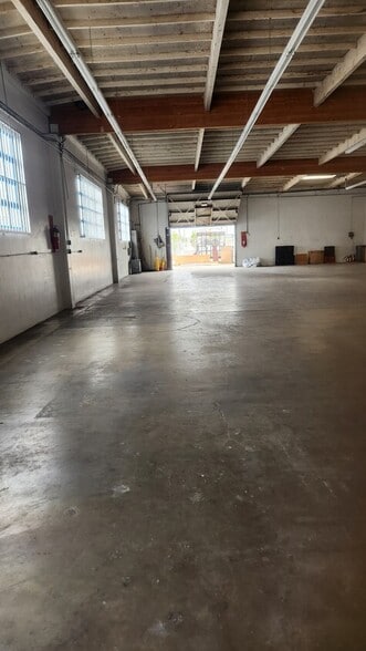 2101 E 37th St, Vernon, CA for sale - Building Photo - Image 3 of 17