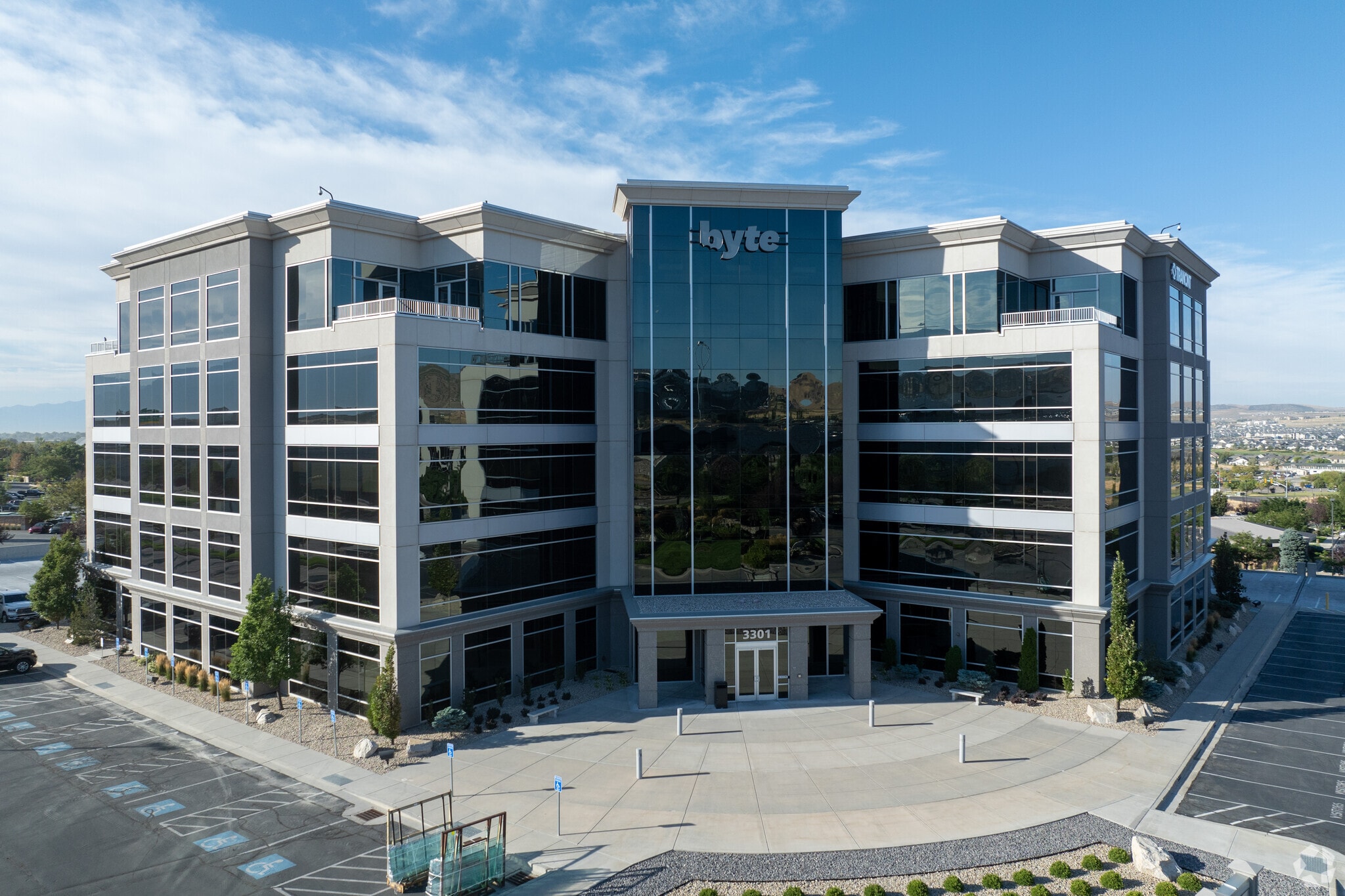 3301 N Thanksgiving Way, Lehi, UT for lease Primary Photo- Image 1 of 6