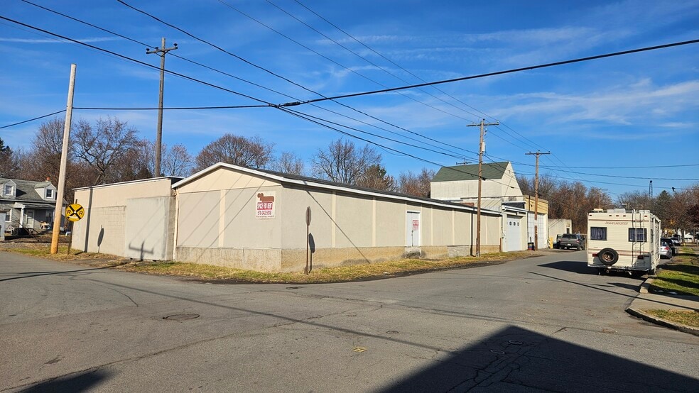 2409 Amelia Ave, Scranton, PA for sale - Building Photo - Image 2 of 3